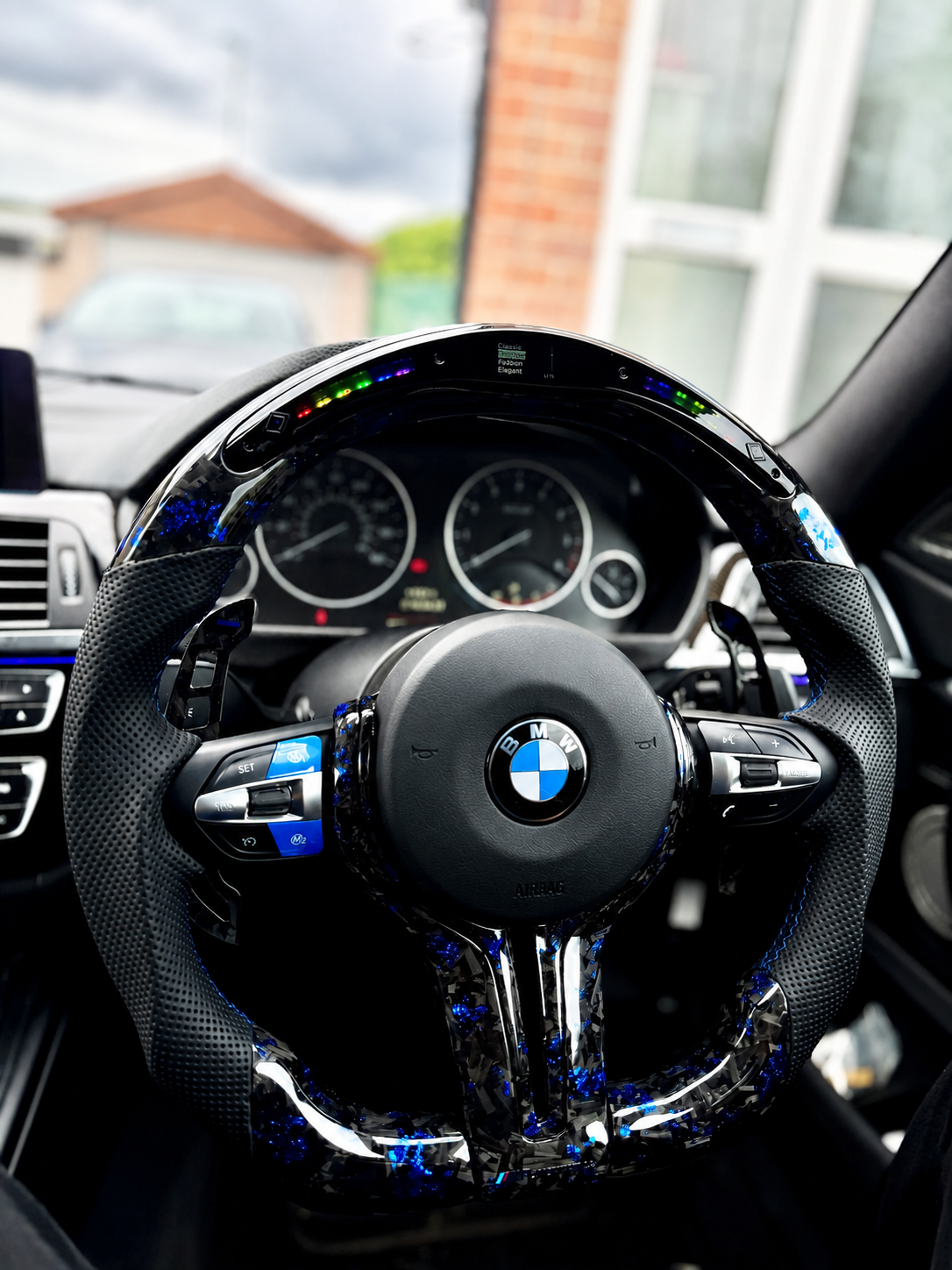 Volante Sportivo in Vera Fibra di Carbonio con Shift Light LED per BMW F10 F11 F18 F20 E81 M3 M4 M5 M6