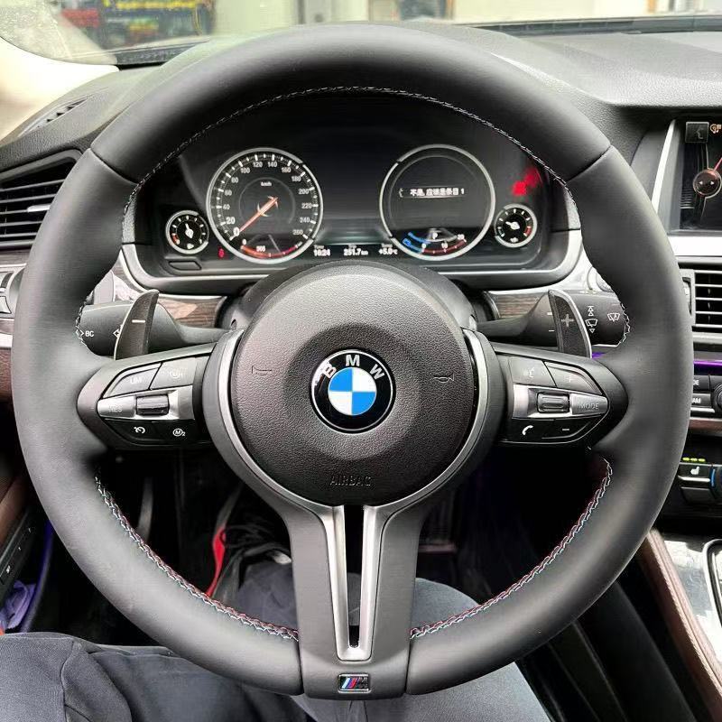 Volante Sportivo in Pelle